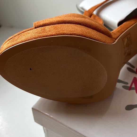 New in the Box Olivia Miller Seduce Heels Cognac size 10 - Picture 5 of 7